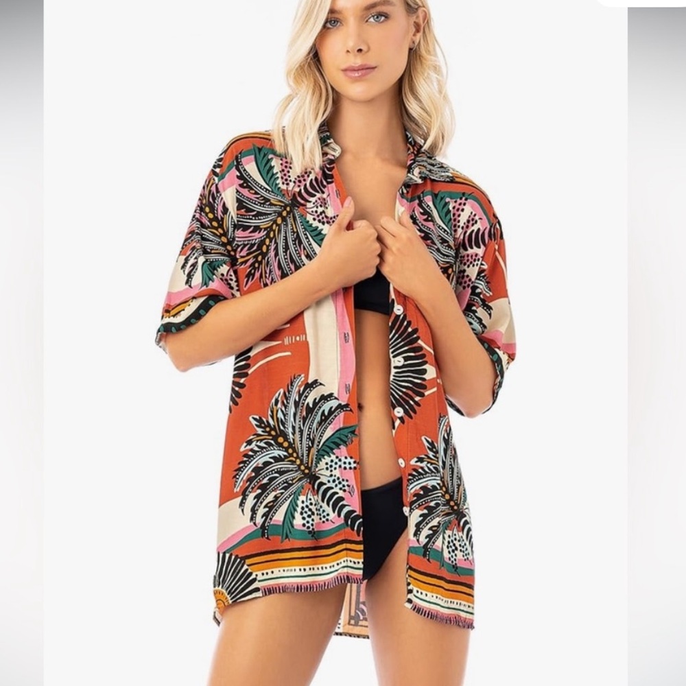 MAAJI eclectic palms saona shirt in XL. Excellent condition.